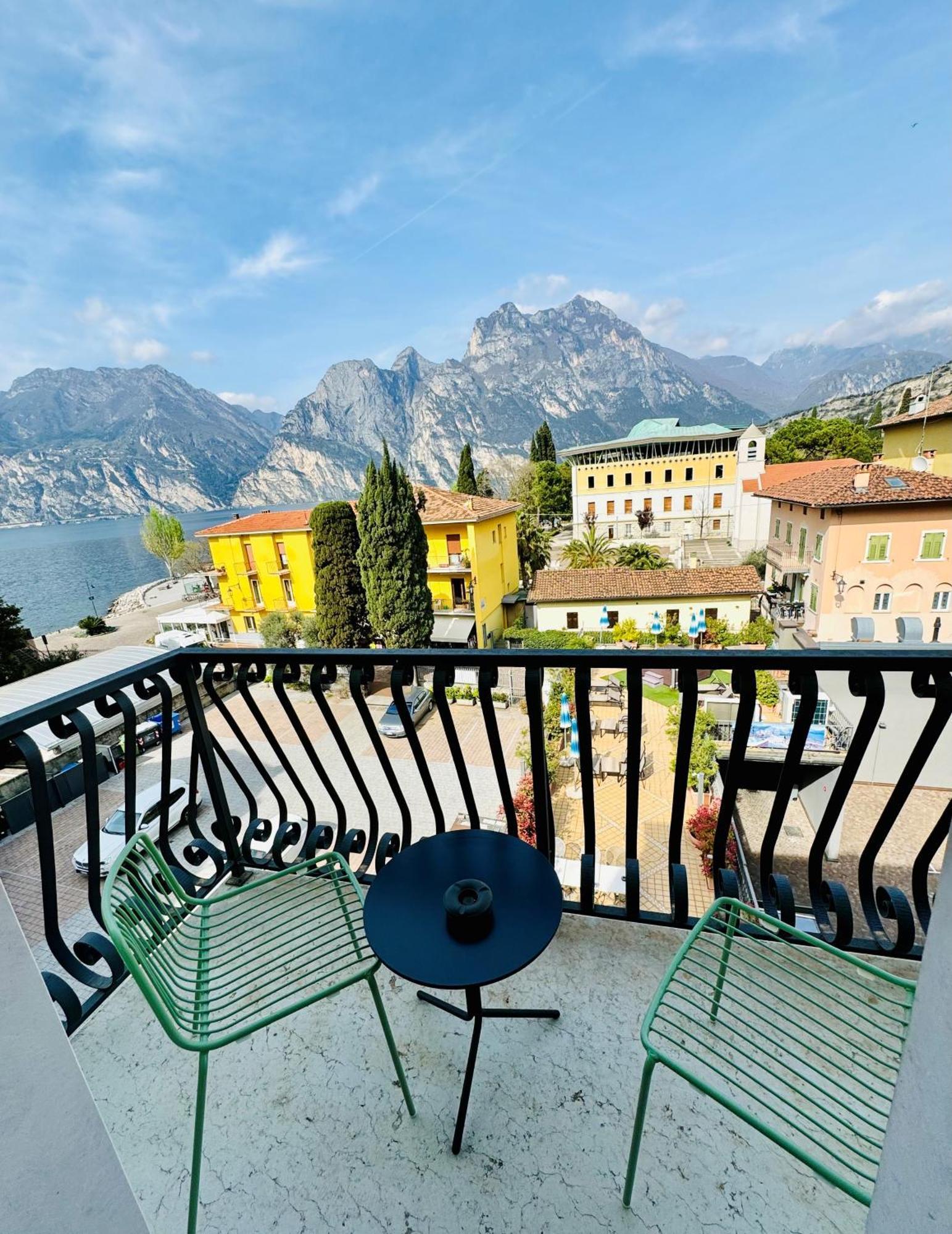 Hotel Benaco Torbole Sul Garda Exterior photo